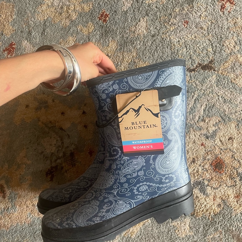 Blue Mountain Women's Waterproof Navy Paisley Rain Boots NWT